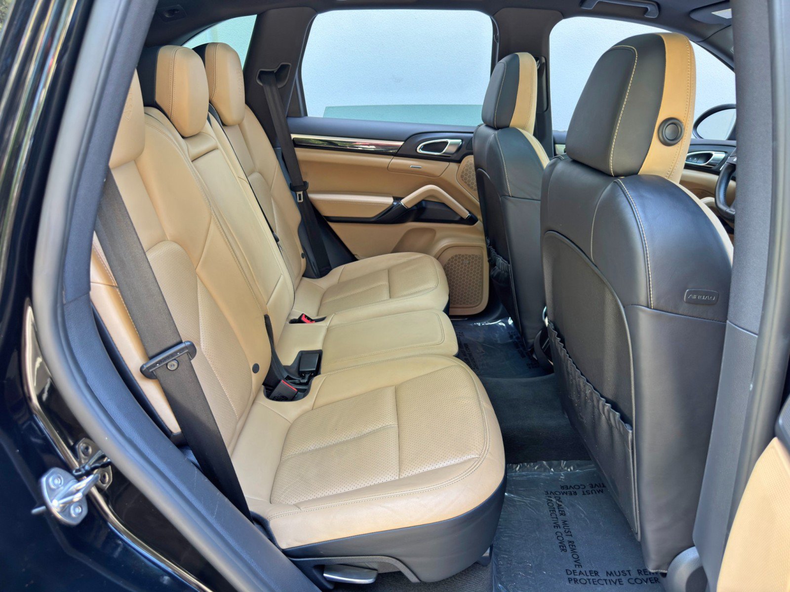 Used 2014 Porsche Cayenne Platinum Edition AWD/4WD image 35