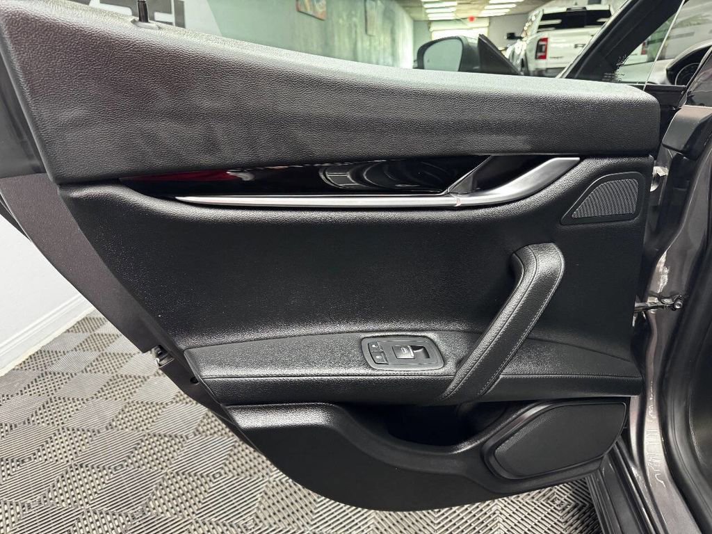 Used 2021 Maserati Ghibli S image 46