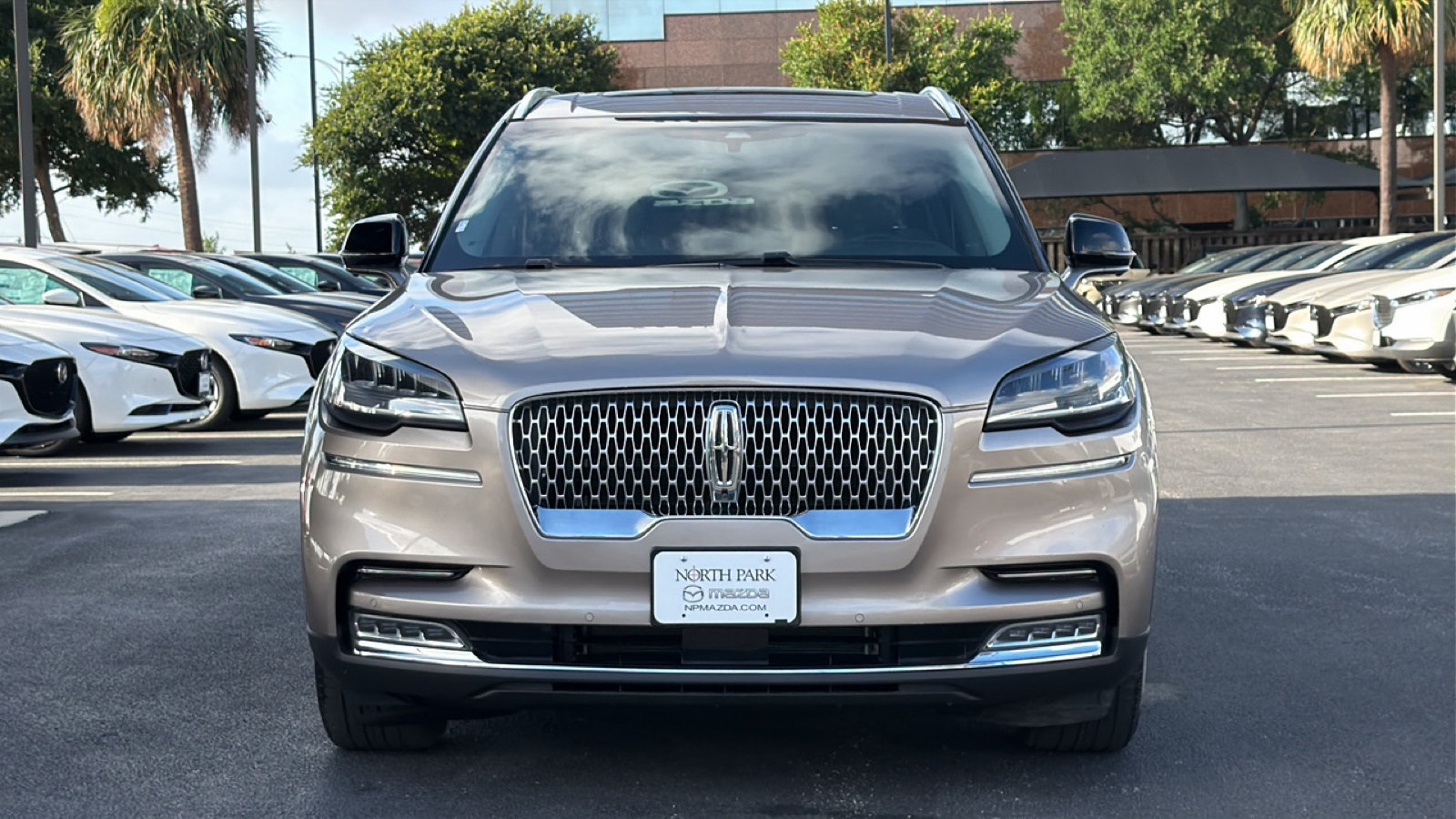 Used 2020 Lincoln Aviator Reserve w/ Equipment Group 201A RWD image 9
