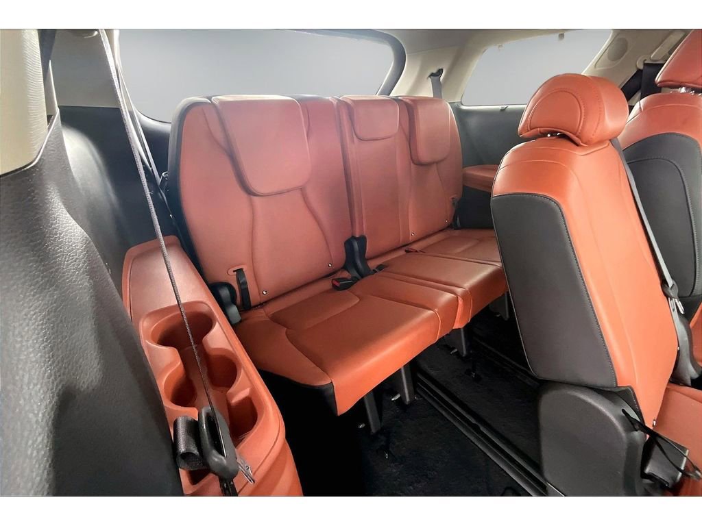 Used 2026 Kia Carnival EX image 25