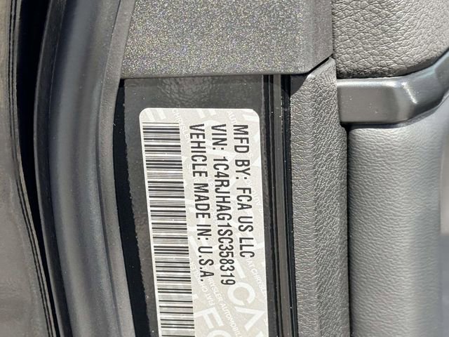 New 2025 Jeep Grand Cherokee Altitude image 25