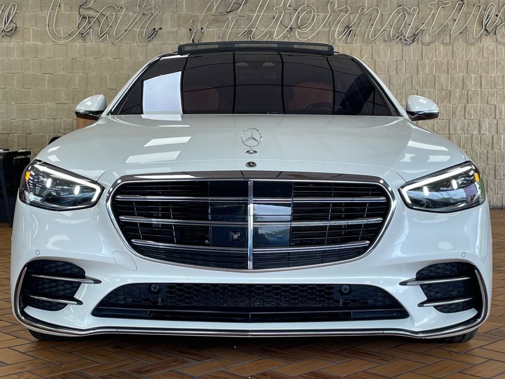 Used 2023 Mercedes-Benz S 580e 4MATIC Sedan w/ AMG Line image 2