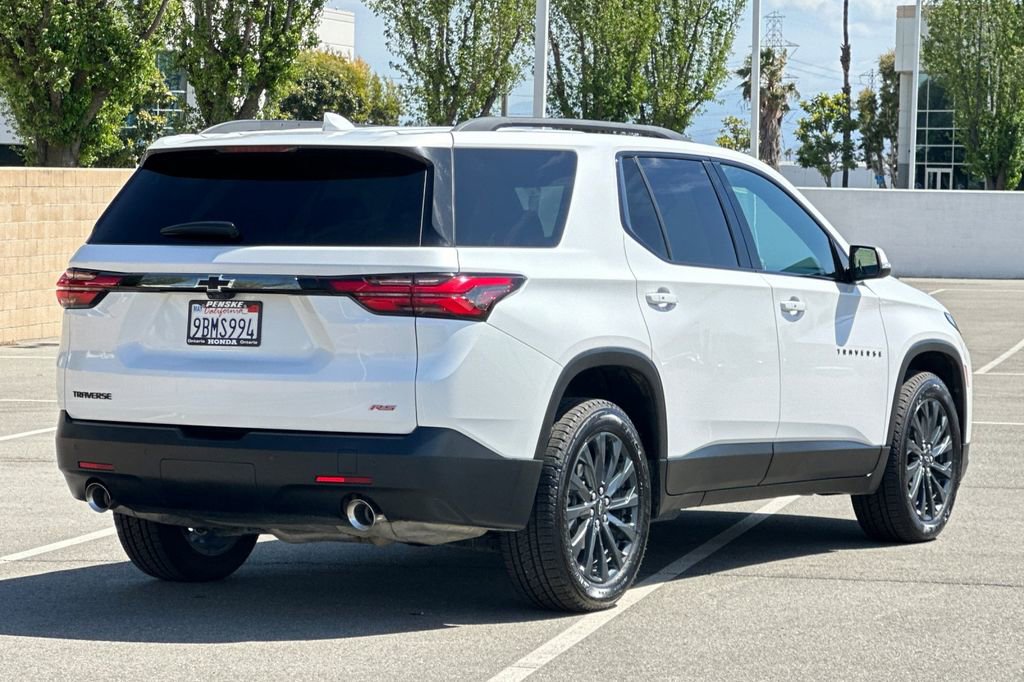 Used 2022 Chevrolet Traverse RS FWD image 4