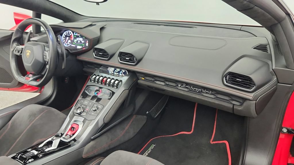 Used 2017 Lamborghini Huracan LP 580-2 RWD image 41