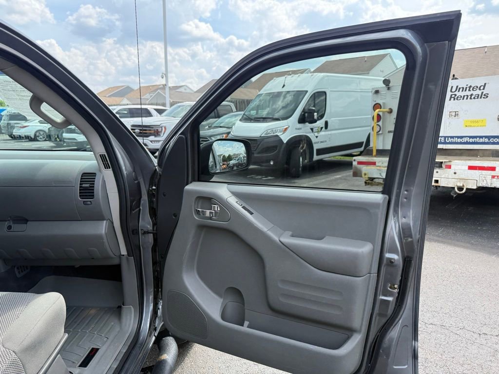 Used 2020 Nissan Frontier SV RWD image 49