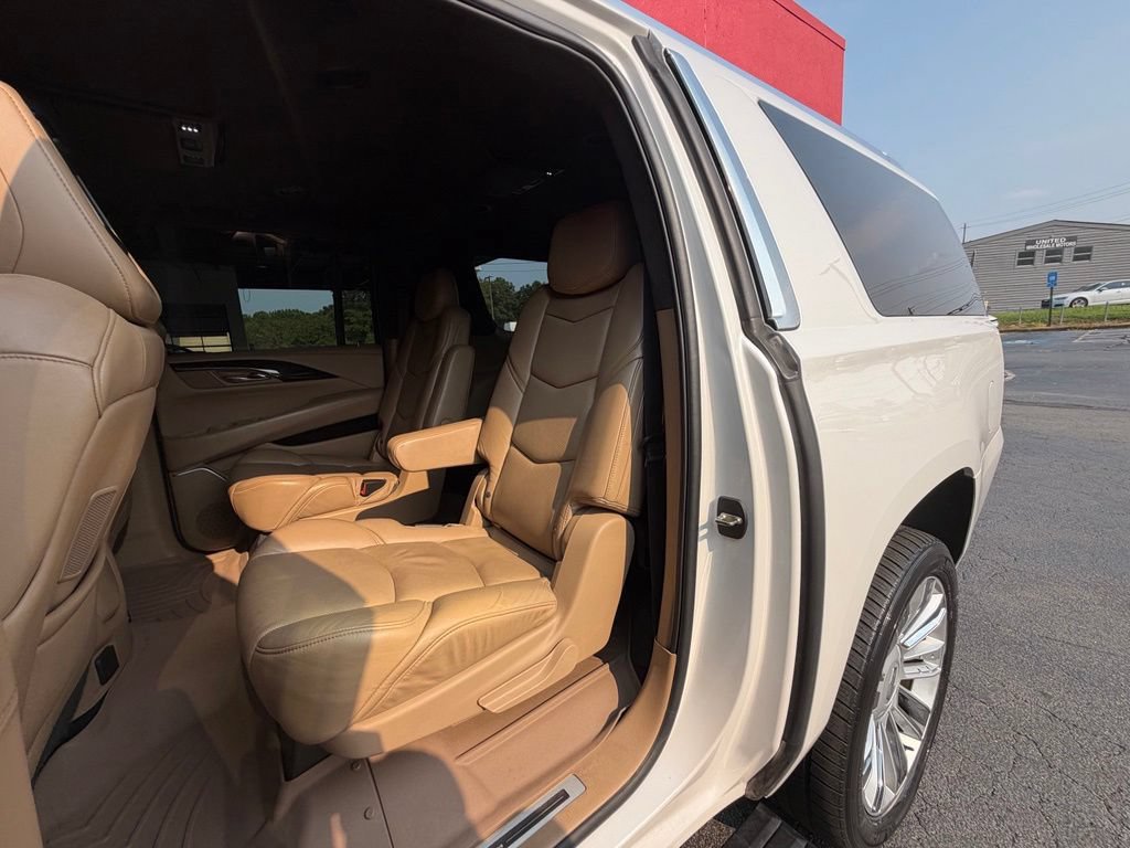Used 2019 Cadillac Escalade ESV Platinum AWD/4WD image 34