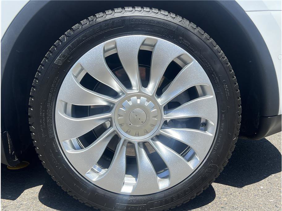 Used 2020 Tesla Model Y Long Range AWD/4WD image 9