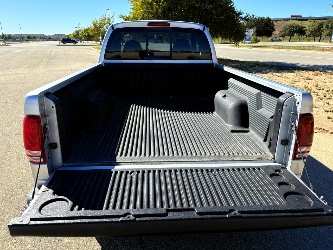 Used 2004 Dodge Dakota 2WD Club Cab w/ Tire & Handling Group image 9