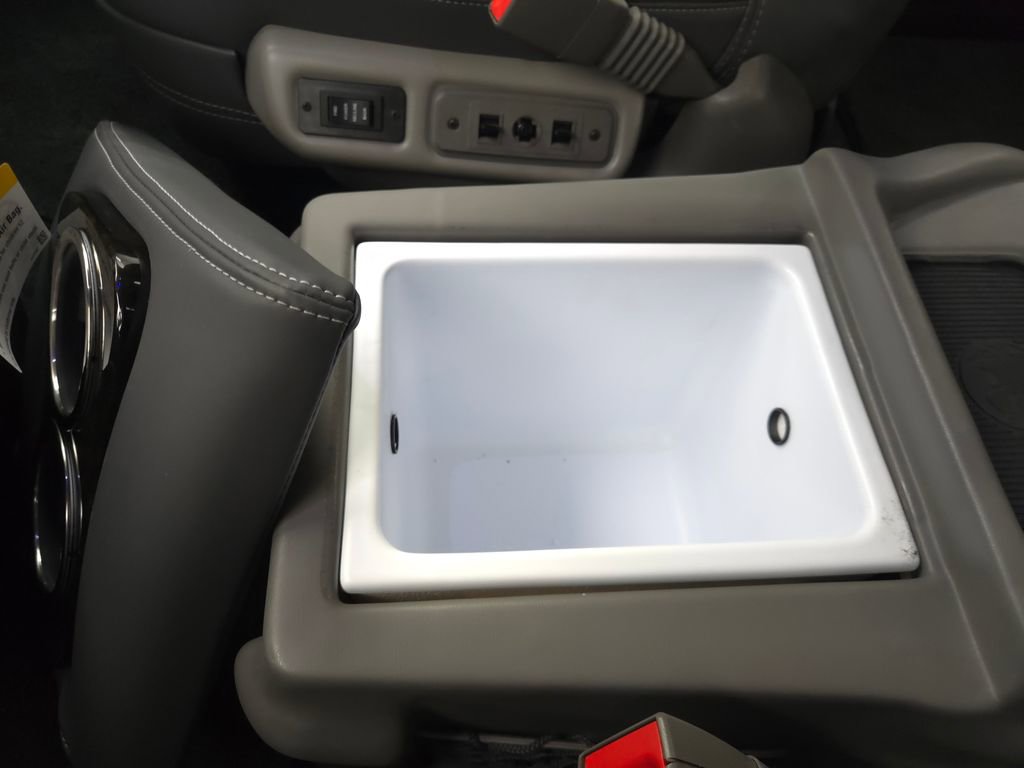 New 2025 GMC Savana 2500 Extended w/ Driver Convenience Package image 17