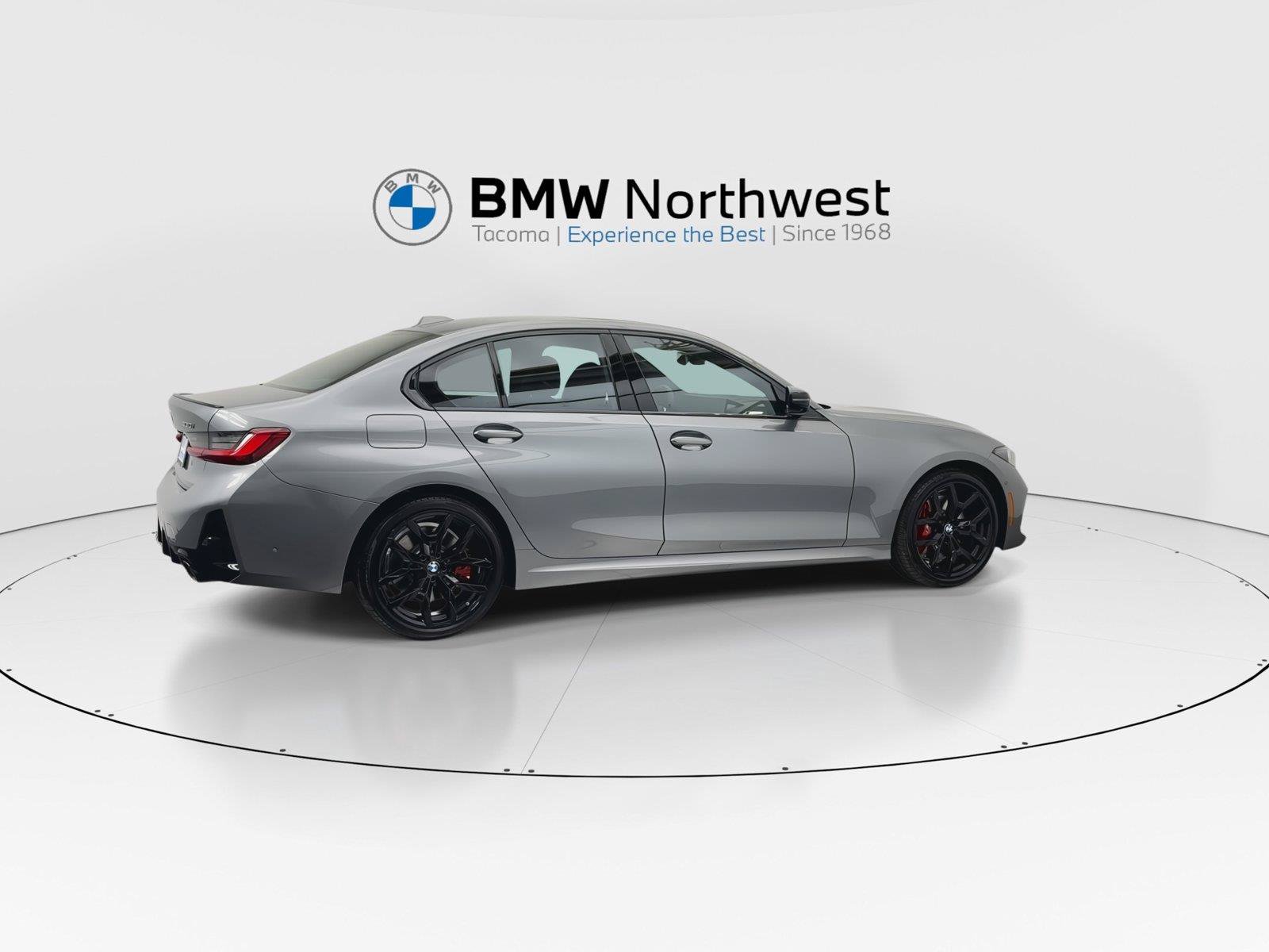 New 2026 BMW 330i xDrive Sedan w/ M Sport Package AWD/4WD image 4