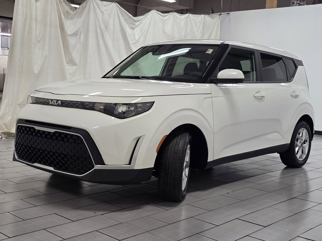 Used 2023 Kia Soul LX w/ LX Technology Package image 10