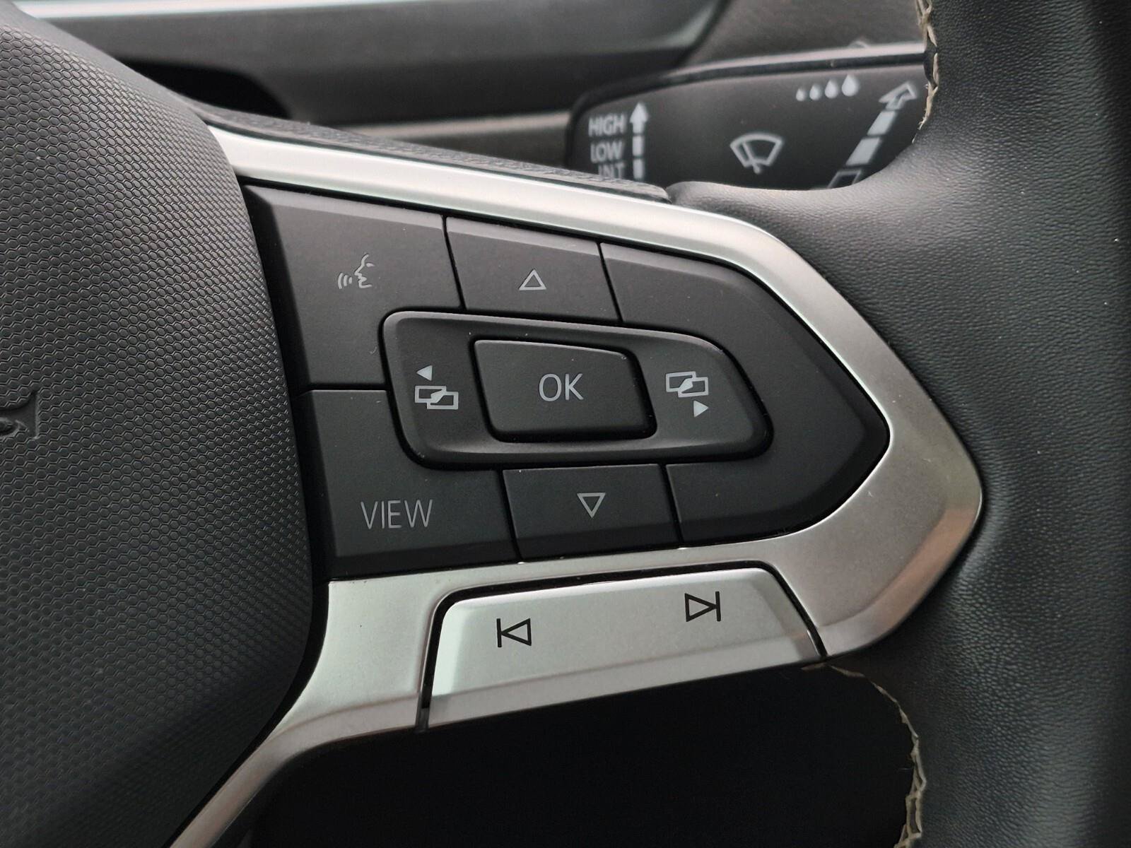 Used 2023 Volkswagen Tiguan SE FWD image 25