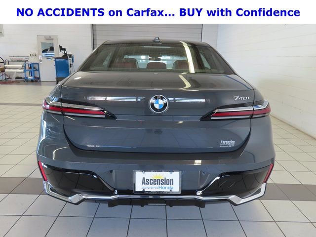 Used 2025 BMW 740i image 13