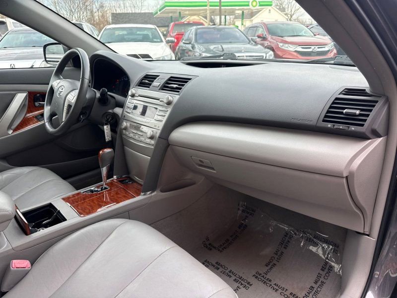 Used 2010 Toyota Camry XLE FWD image 16