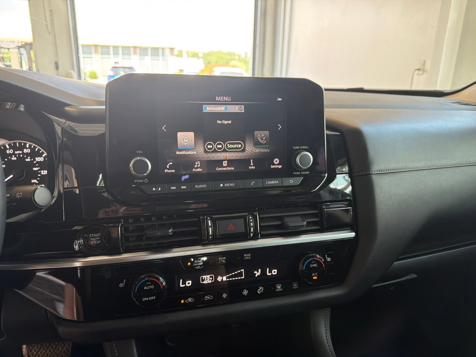 Used 2025 Nissan Pathfinder SV AWD/4WD image 28