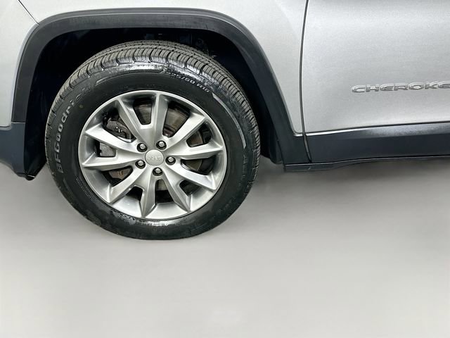 Used 2018 Jeep Cherokee Limited AWD/4WD image 30
