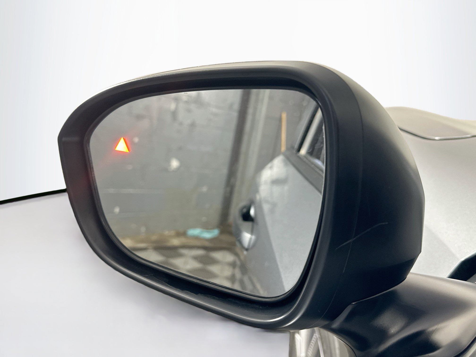 Used 2025 Nissan Kicks S AWD/4WD image 16