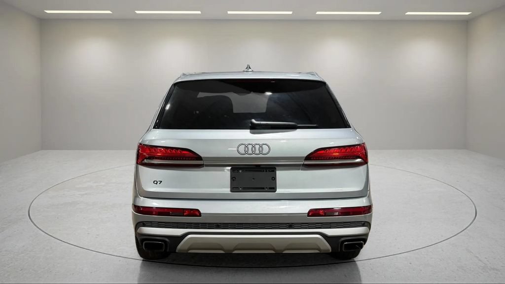 Used 2025 Audi Q7 3.0T Premium Plus AWD/4WD image 4