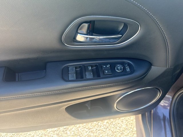 Used 2019 Honda HR-V Touring image 12