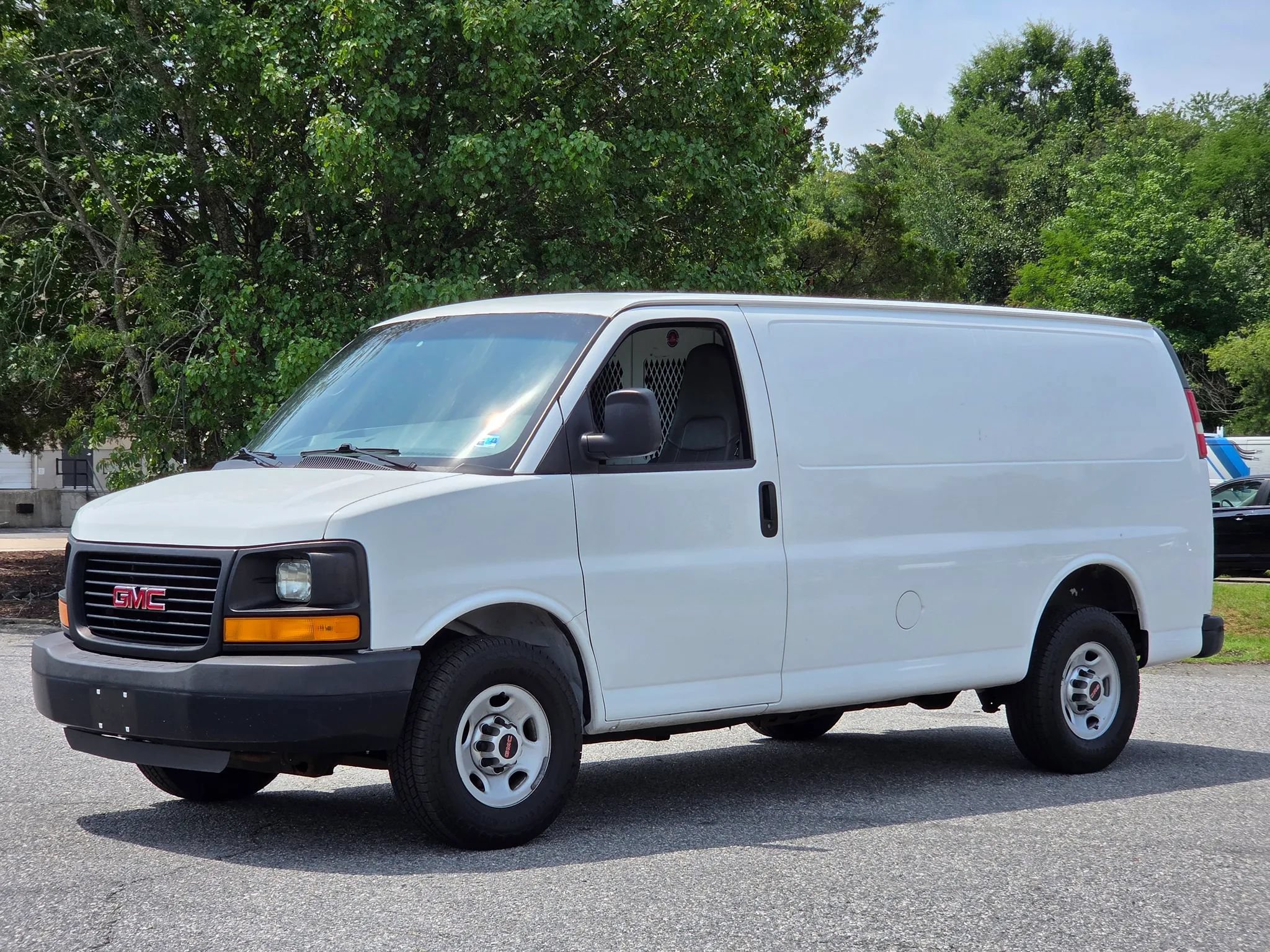 Used 2015 GMC Savana 2500 RWD image 4