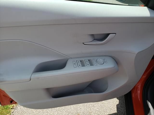 Certified 2024 Hyundai Kona SEL AWD/4WD image 11
