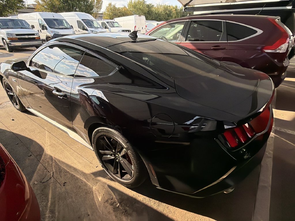 Used 2025 Ford Mustang GT RWD image 4