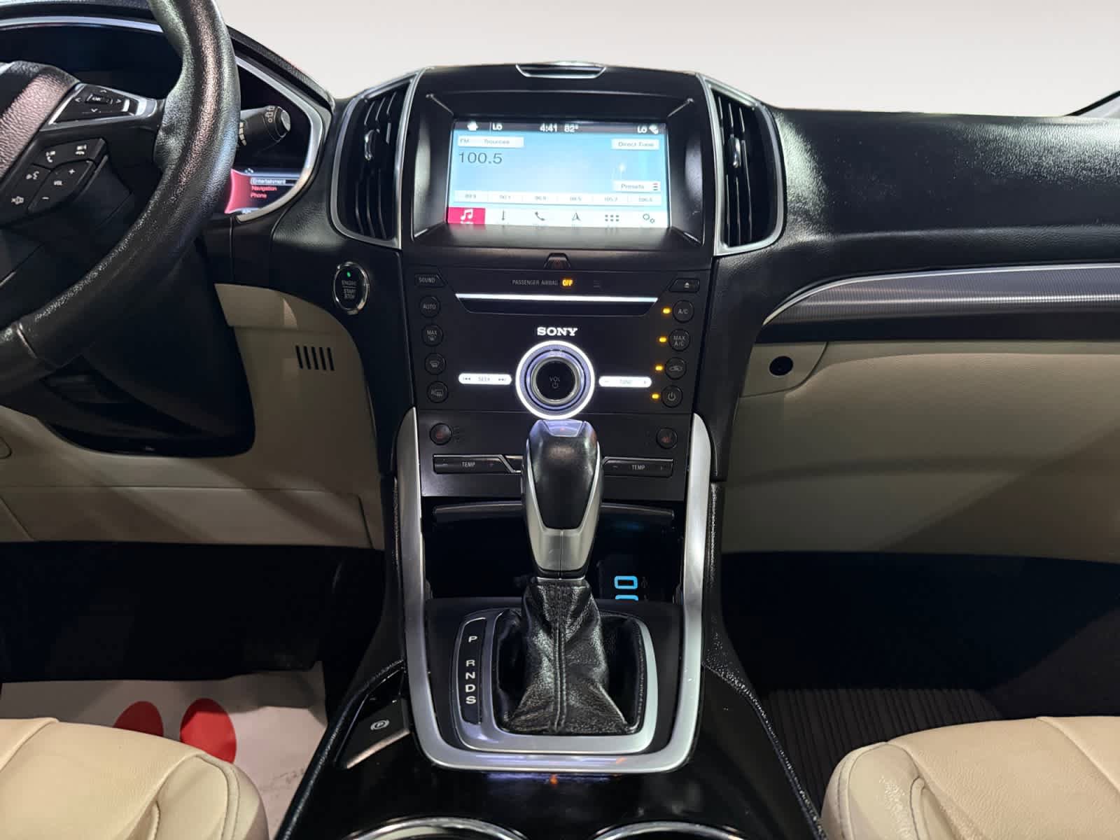 Used 2017 Ford Edge Titanium w/ Technology Package FWD image 18