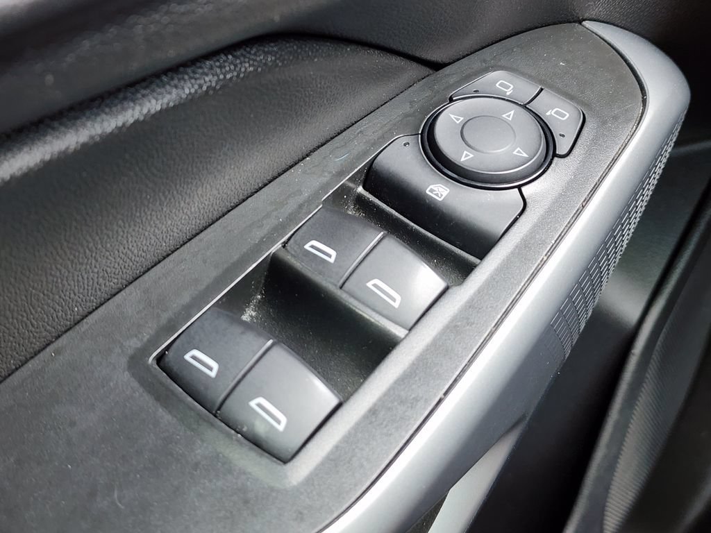Used 2025 Chevrolet Trax RS FWD image 23