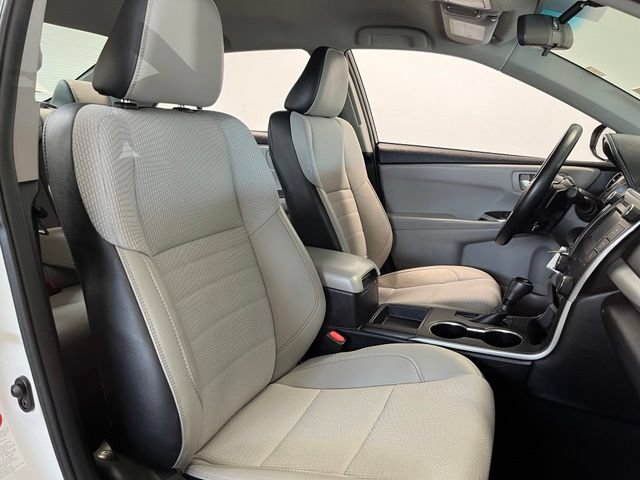Used 2016 Toyota Camry SE FWD image 11