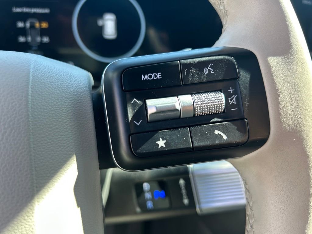 Used 2024 Hyundai Santa Fe Limited image 17