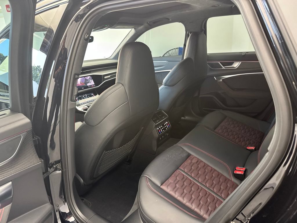 Used 2025 Audi RS 6 performance AWD/4WD image 9