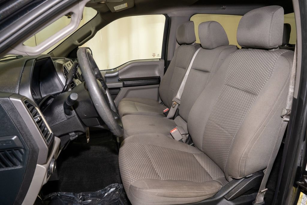 Used 2015 Ford F150 XLT w/ XTR Package image 9