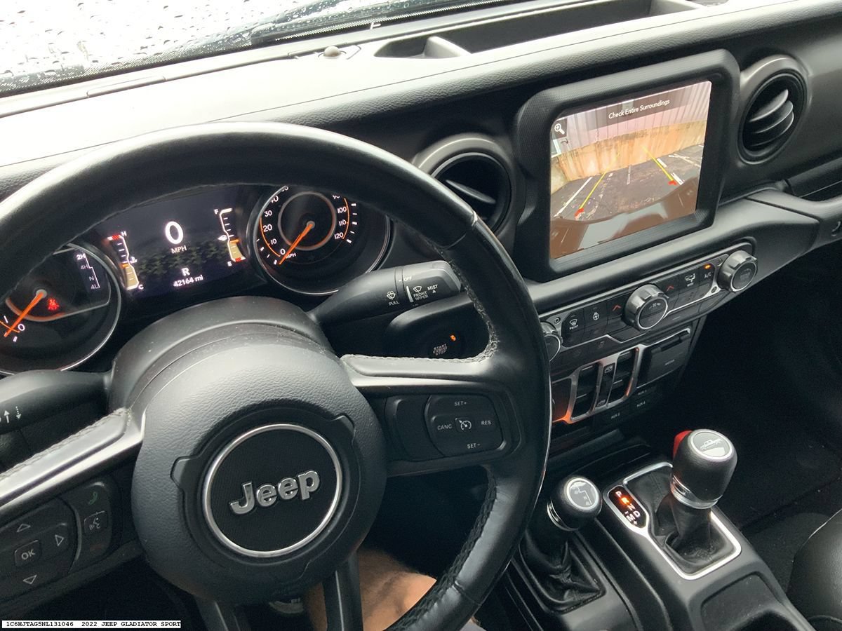 Used 2022 Jeep Gladiator Sport AWD/4WD image 9