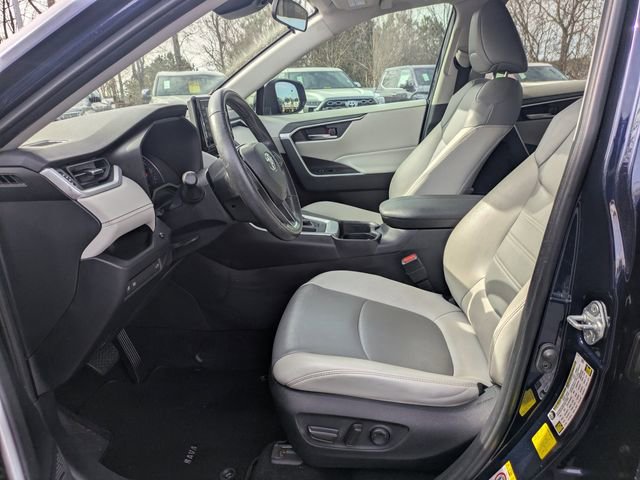 Used 2019 Toyota RAV4 XLE Premium image 22