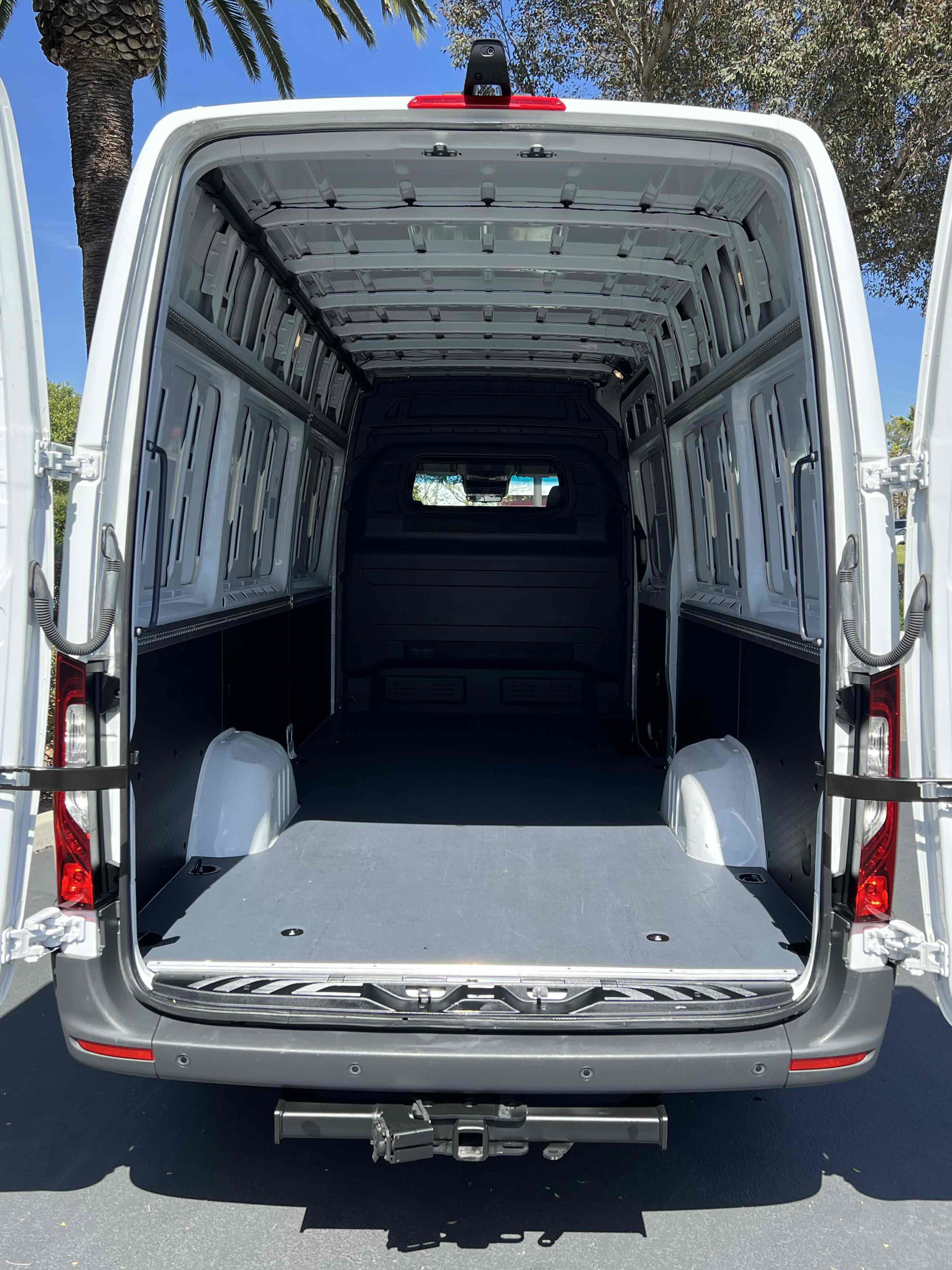 Used 2024 Mercedes-Benz Sprinter 2500 image 51