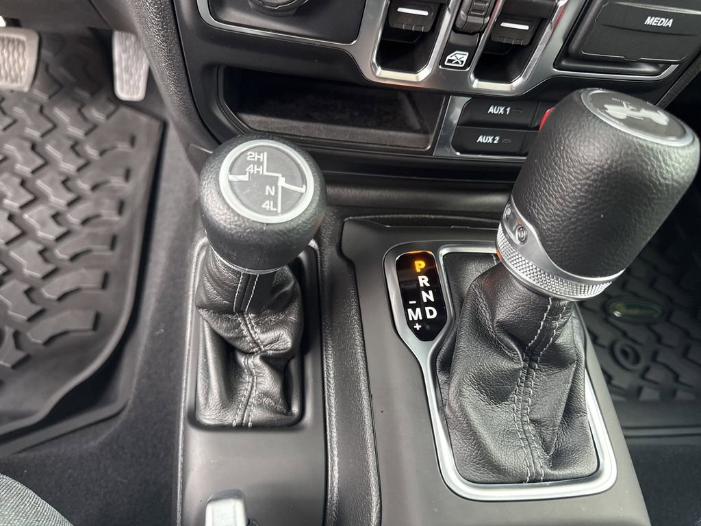 Used 2025 Jeep Wrangler Unlimited Sahara AWD/4WD image 23