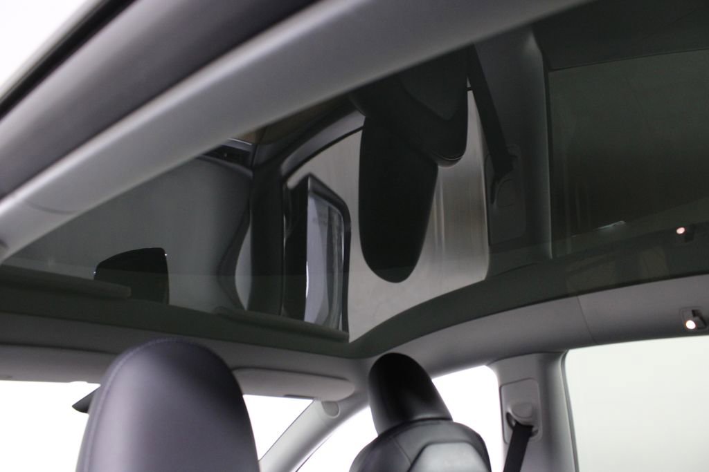 Used 2024 Tesla Model Y Long Range image 22