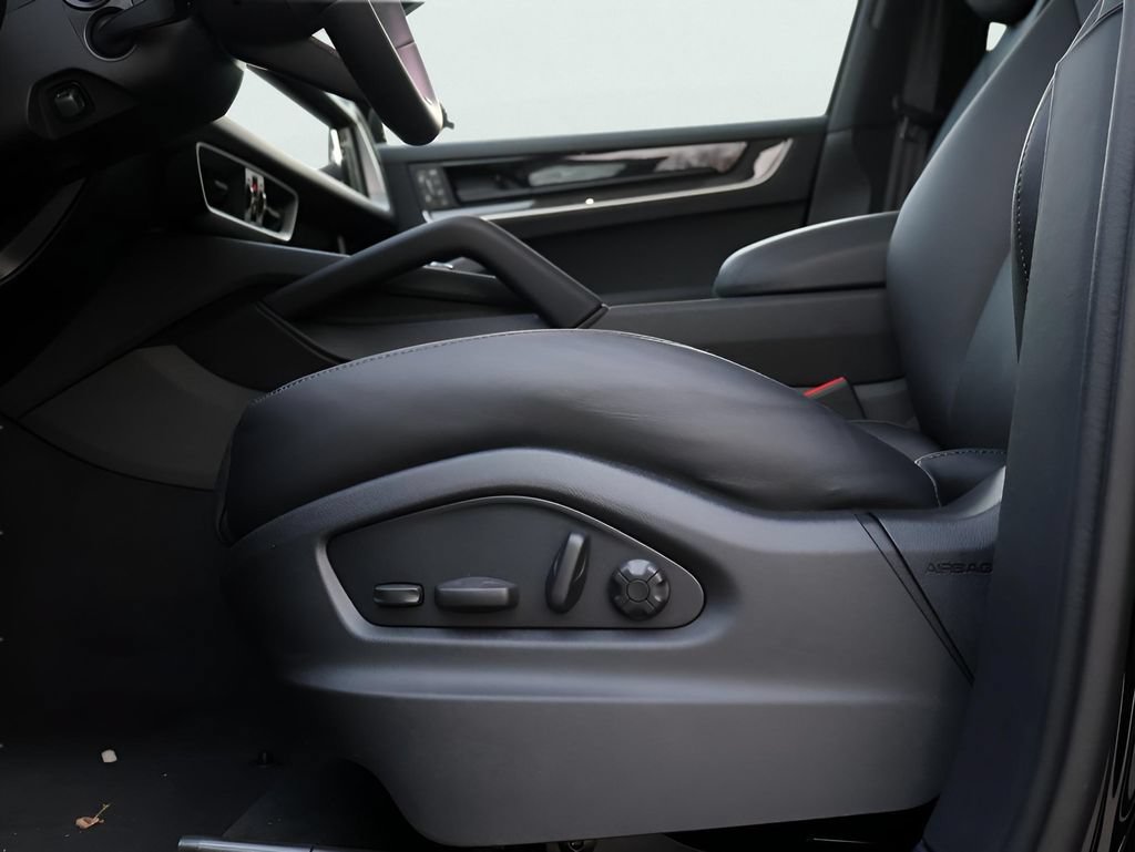 New 2026 Porsche Cayenne S AWD/4WD image 36