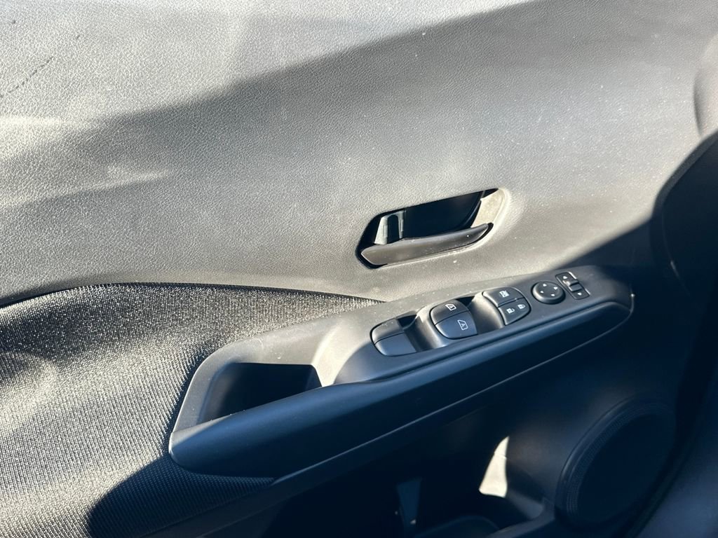 New 2025 Nissan Kicks Play S image 11