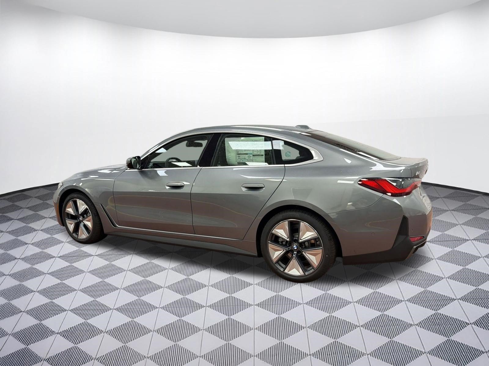 Used 2026 BMW i4 xDrive40i w/ Premium Package AWD/4WD image 3