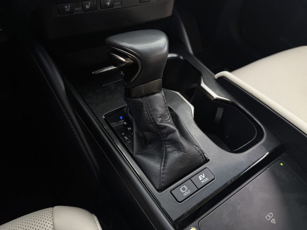 Used 2024 Lexus ES 300h w/ Premium Package FWD image 21
