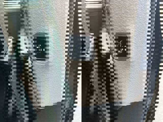 Used 2023 Chrysler Pacifica Touring-L image 18