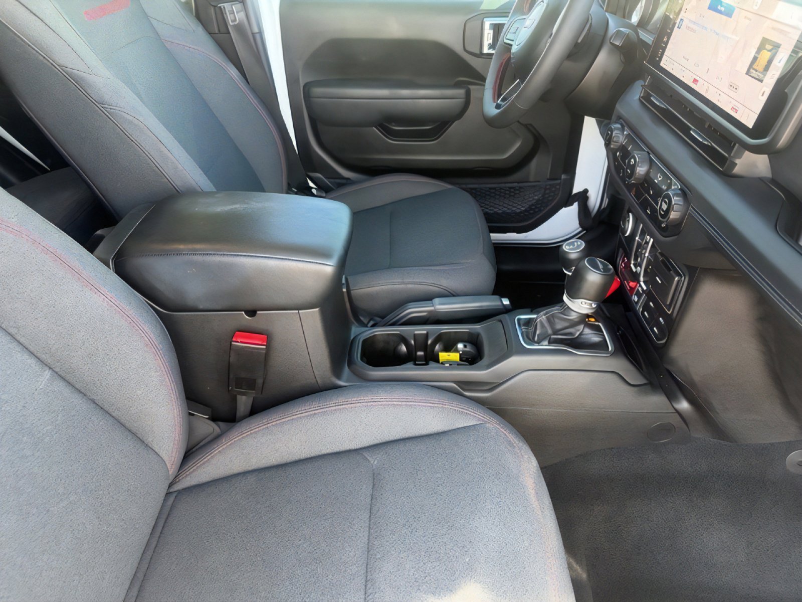Used 2024 Jeep Gladiator Rubicon w/ Convenience Group image 11