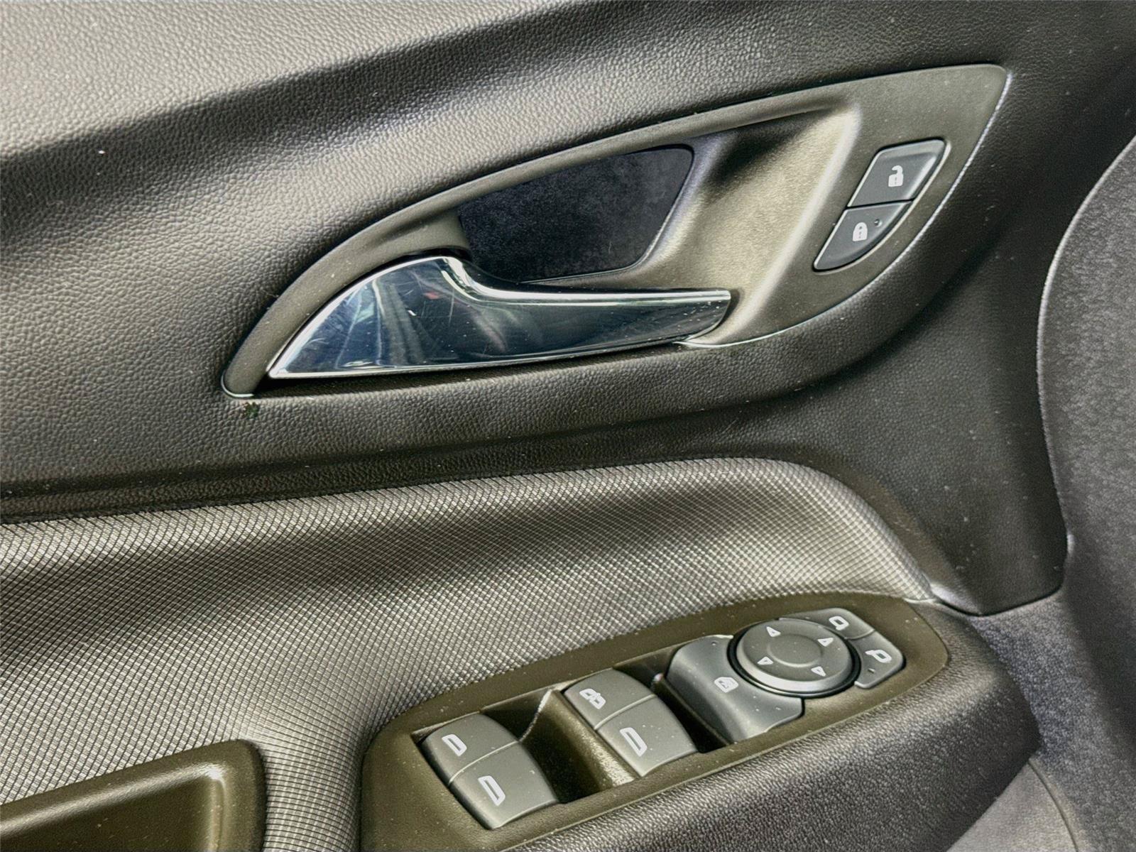 Used 2024 Chevrolet Equinox RS AWD/4WD image 18