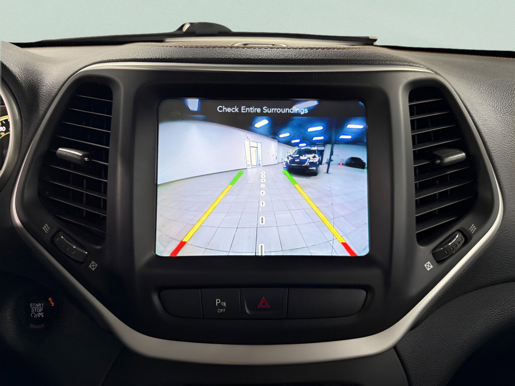 Used 2016 Jeep Cherokee Limited image 14