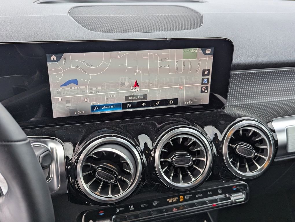 Used 2023 Mercedes-Benz EQB 300 4MATIC image 23