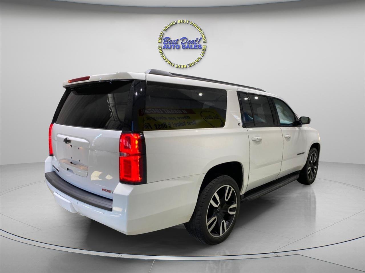 Used 2020 Chevrolet Suburban LT w/ RST Edition AWD/4WD image 4