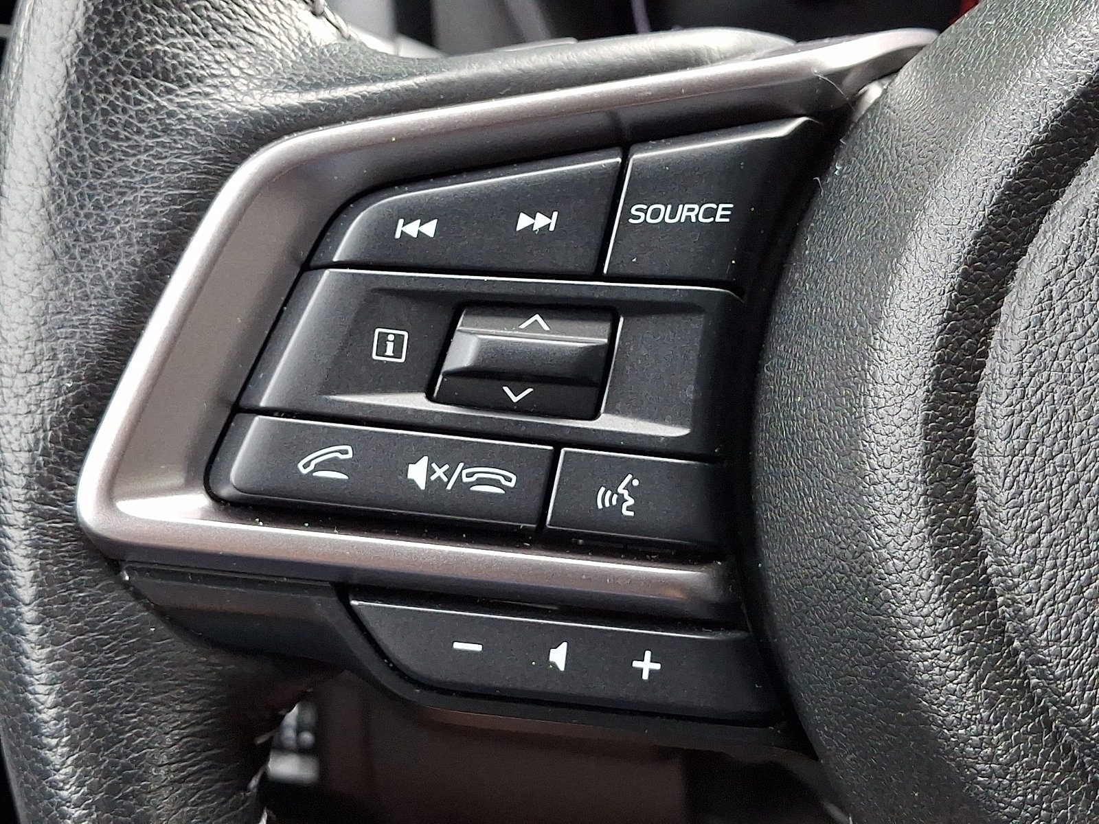 Used 2023 Subaru Ascent Limited w/ Technology Package AWD/4WD image 25