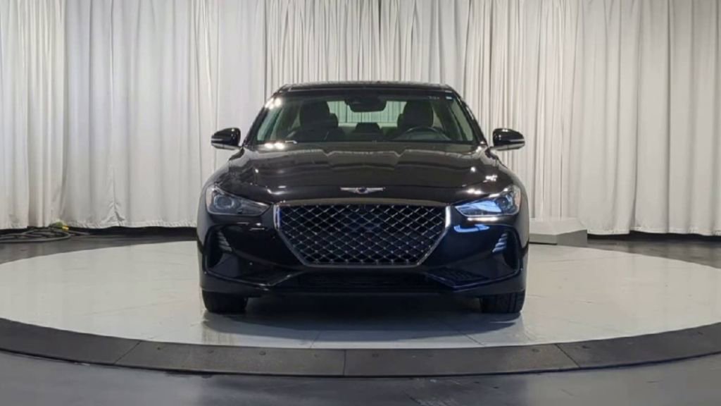 Used 2019 Genesis G70 2.0T Advanced w/ Dynamic Package image 3
