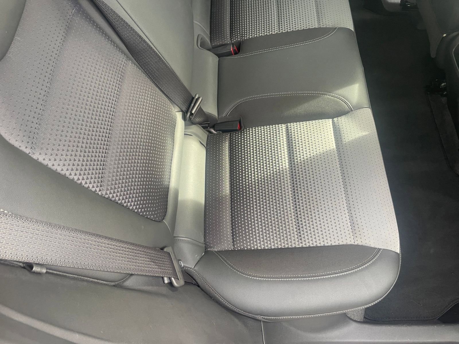 Used 2025 Chevrolet Trax LT image 38